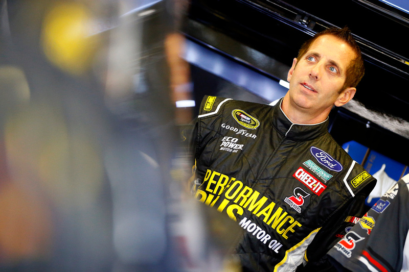 Biffle Crosses the Finish Line 16th in his 500th Consecutive Sprint Cup Start