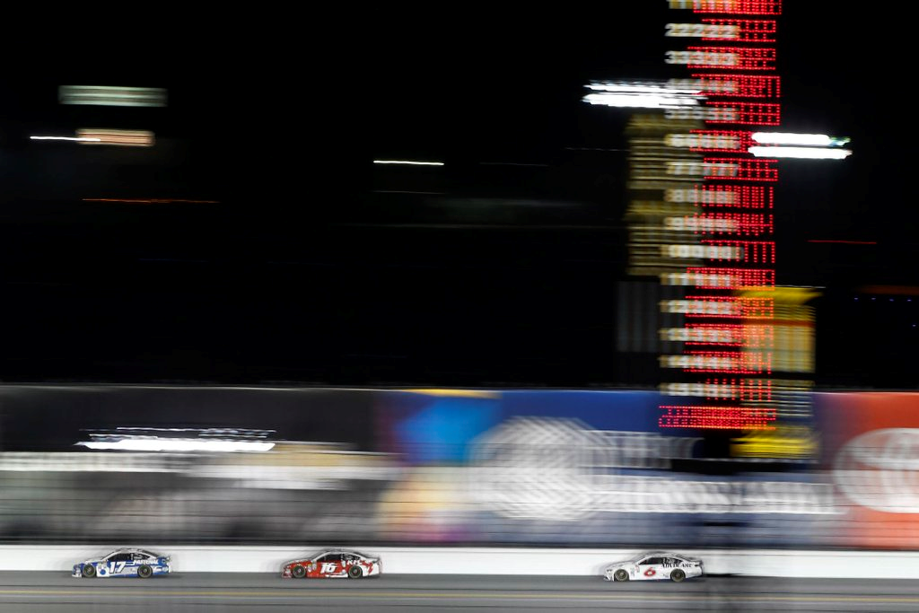 Stenhouse Jr. Lines Up 19th for Daytona 500 After a 10th- Place Finish in the Duels