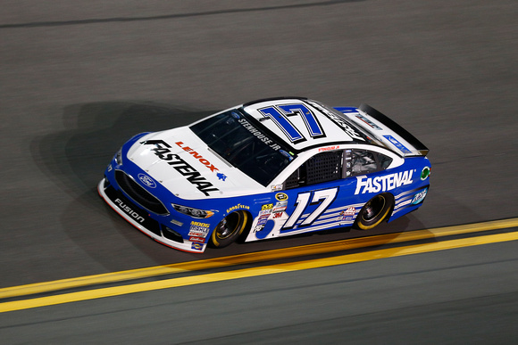 Stenhouse Jr. Starts Daytona Speed Weeks with a Sixth-Place Finish in the Sprint Unlimited