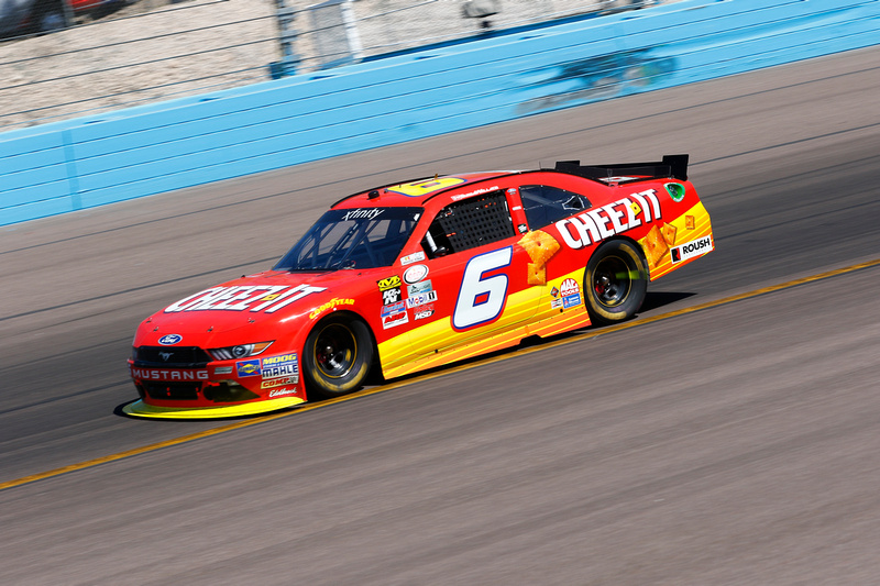 Wallace Finishes 12th in Phoenix