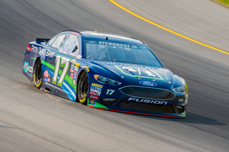 Early Accident Forces Stenhouse to Settle With a 40th – Place Finish at Kentucky