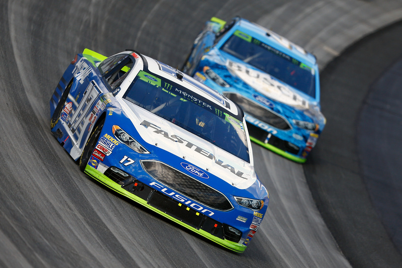 After Picking Up Stage Points, Stenhouse Advances to the Round of 12