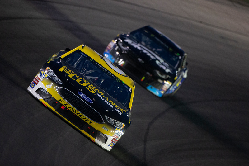Kenseth Crosses the Finish Line 19th Saturday Night at Kentucky Speedway