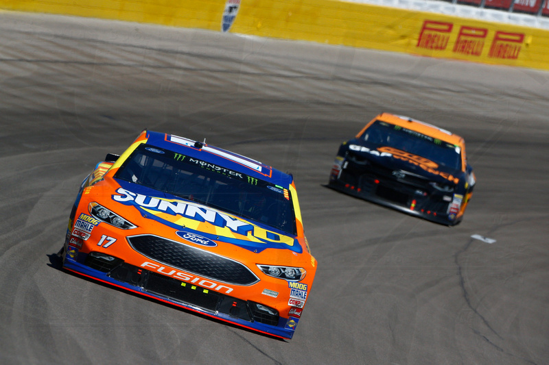Late Race Accident Forces Stenhouse to Settle with a 30th-Place Finish at Las Vegas
