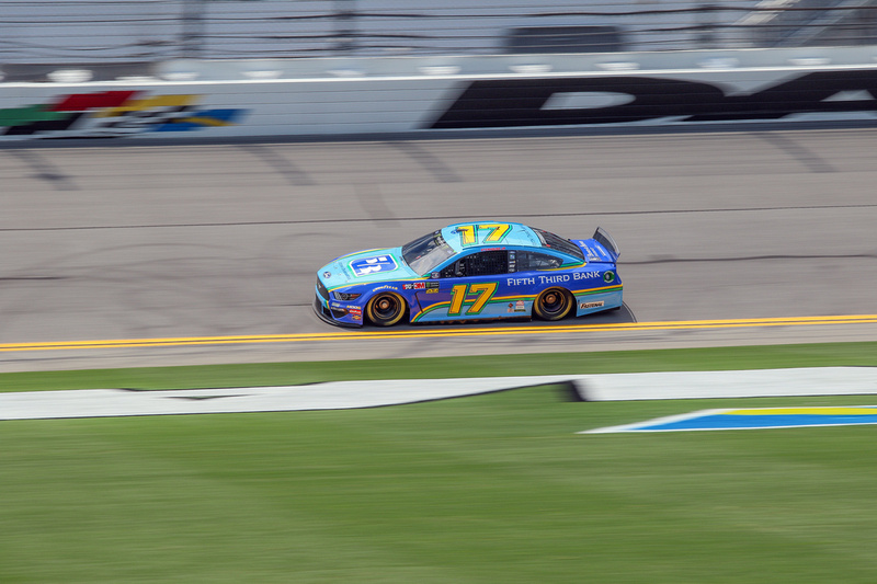 Stenhouse Jr. Finishes 24th at Daytona after Sustaining Damage in the ‘Big One’