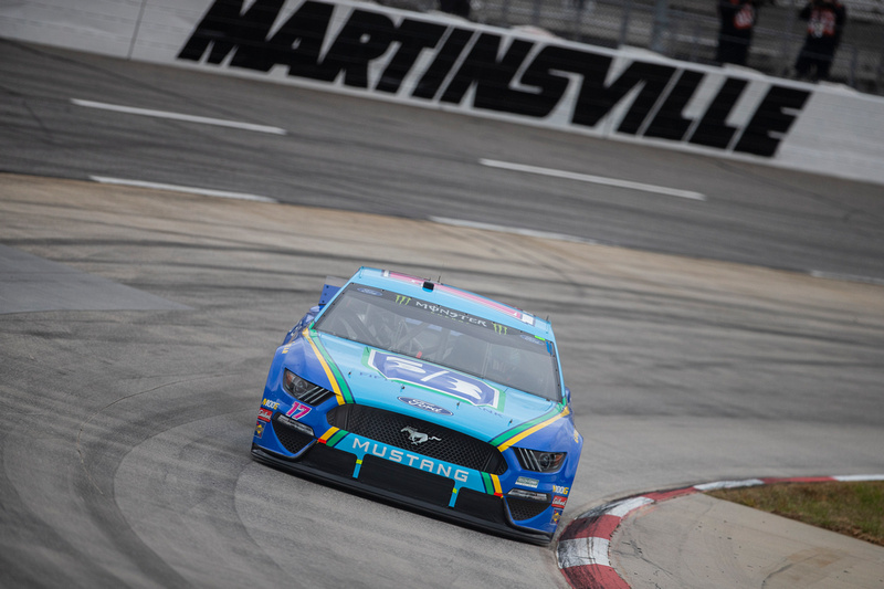 Stenhouse finishes 15th at Martinsville