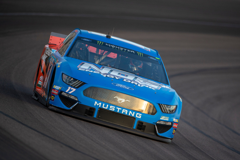Stenhouse Jr. Recovers From Blown Tire to Earn 19th-Place Finish at ISM Raceway